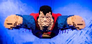 the Art of the Brick DC Super Heroes